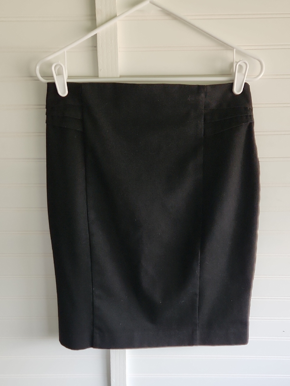 Classic Black Women's Pencil Skirt - Timeless Office Staple